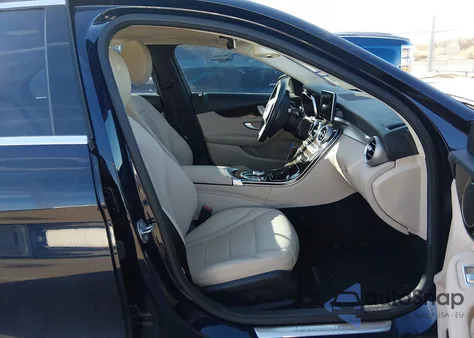 2017 Mercedes-Benz C 300 4Matic из США, поврежденный, VIN 55SWF4KBXHU227061